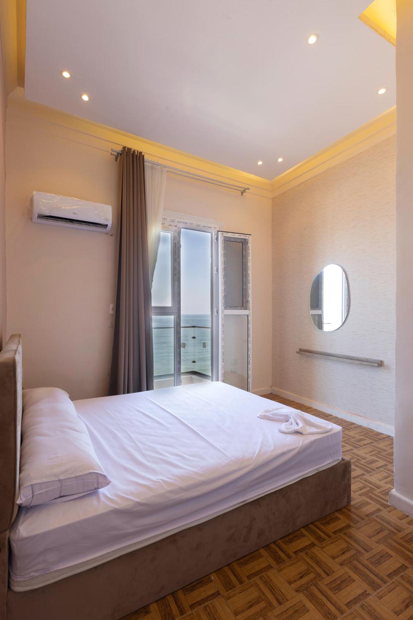 Hyat Suites & Rooms Alessandria Esterno foto